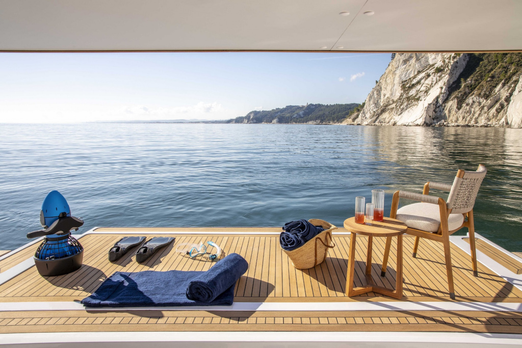 CustomLineNavetta30Lowerdeck_0009_47903.jpg