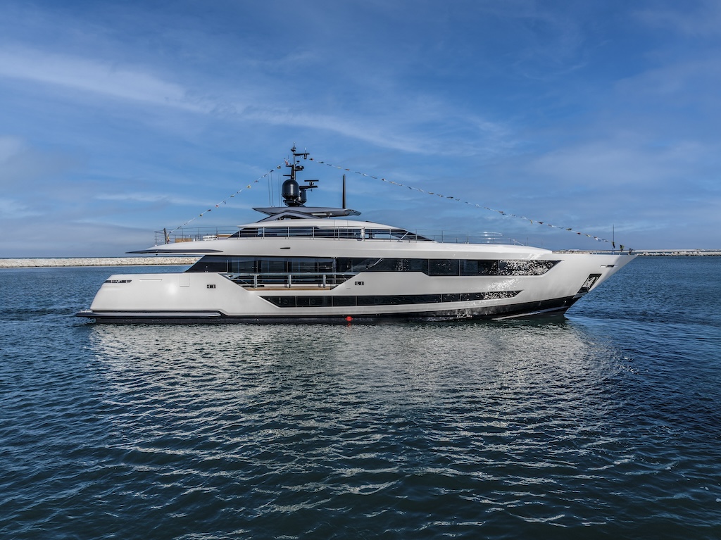 Custom Line 120'#12_Main Image.jpeg