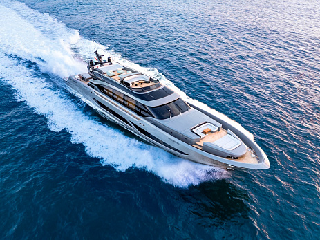 AB Yachts поставила первую 39 м яхту AB 130